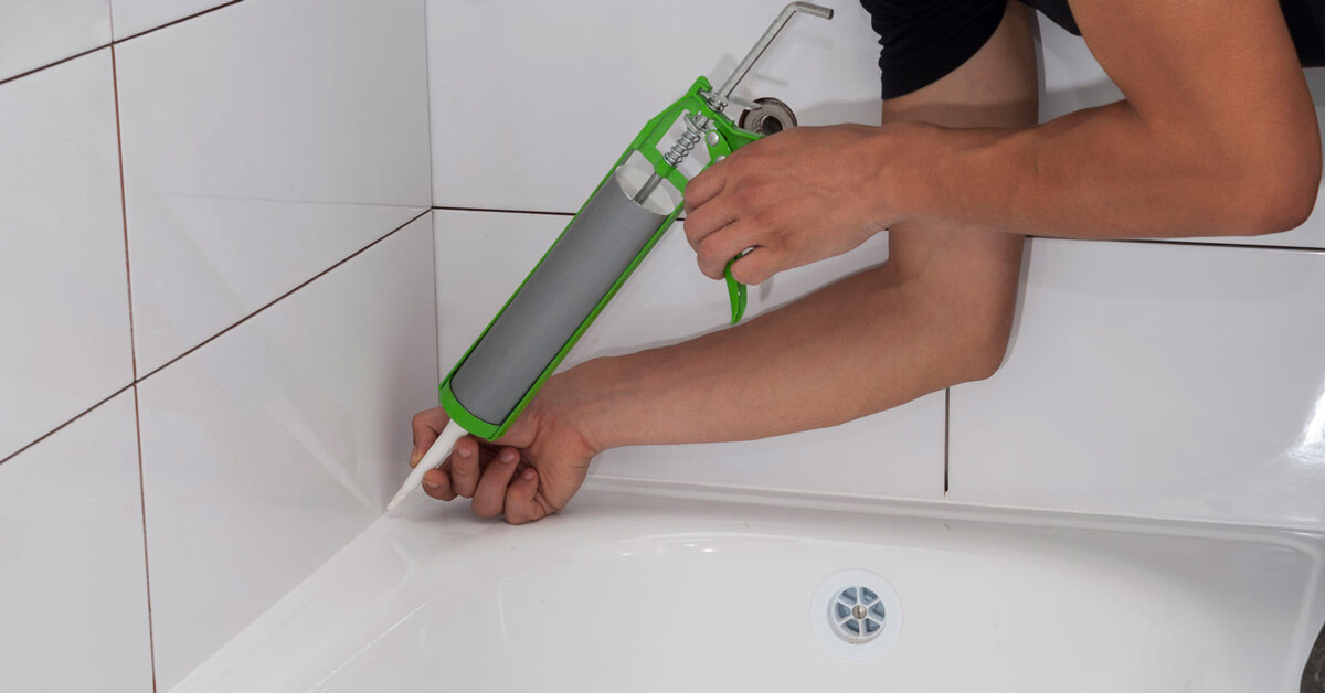 Grout Vs Silicone What S Best When Renovating Your Bathroom - Best Way To Seal Grout On Shower Walls
